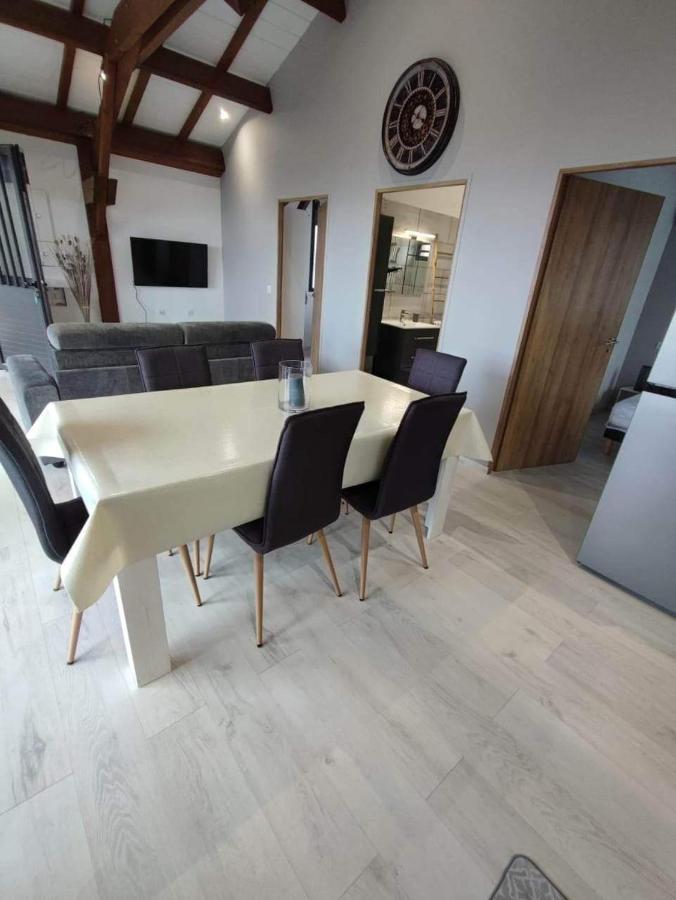 Chalet Iris Le Lambert Bagian luar foto
